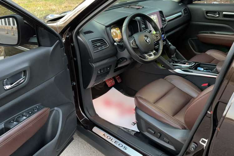 Used Renault Koleos 2018 2.5L Four-Wheel Drive Ultimate Edition Interior 2