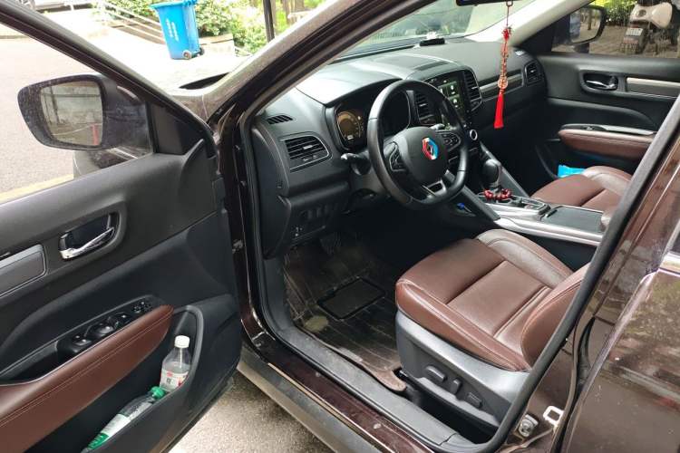 Used Renault Koleos 2018 2.5L Two-Wheel Drive Prestige Edition Interior 3