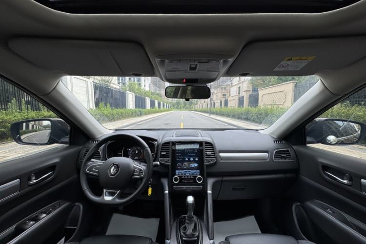 Used Renault Koleos 2018 2.0L Two-Wheel Drive Leading Edition Interior 3