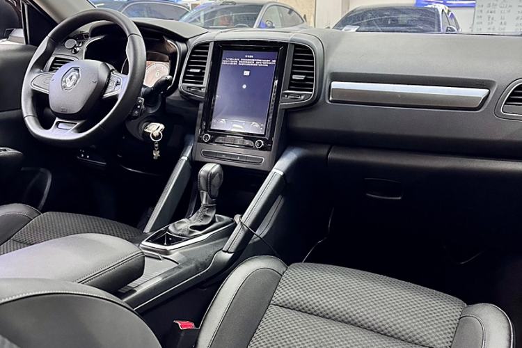 Used Renault Koleos 2018 2.0L Two-Wheel Drive Comfort Edition Interior 4