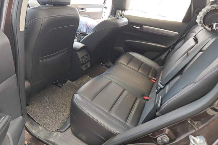 Used Renault Koleos 2018 2.0L Two-Wheel-Drive Luxury Edition Interior 4