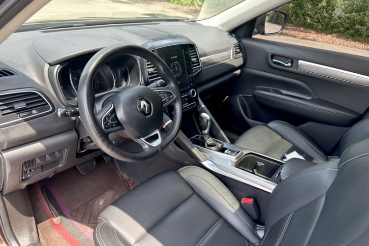 Used Renault Koleos 2018 2.0L Two-Wheel-Drive Luxury Edition Interior 6