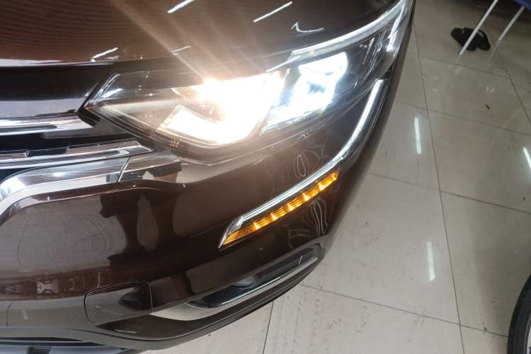Used Renault Koleos 2018 2.5L Two-Wheel Drive Prestige Edition Left Front Headlight