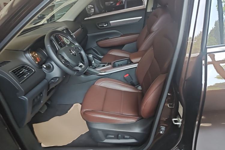 Used Renault Koleos 2018 2.0L Two-Wheel Drive 120th Anniversary Limited Edition Left Front Seat