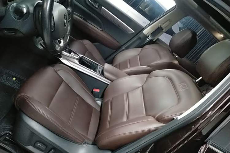 Used Renault Koleos 2018 2.5L Two-Wheel Drive 120th Anniversary Limited Edition Left Front Seat