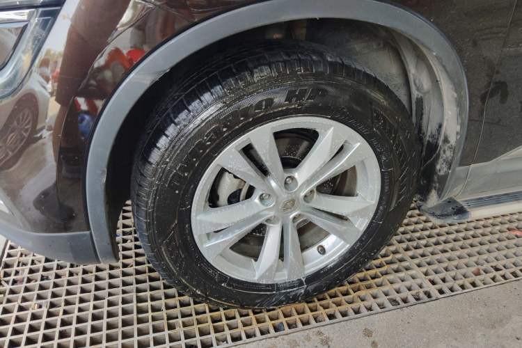 Used Renault Koleos 2018 2.0L Two-Wheel-Drive Luxury Edition Left Front Wheel Hub