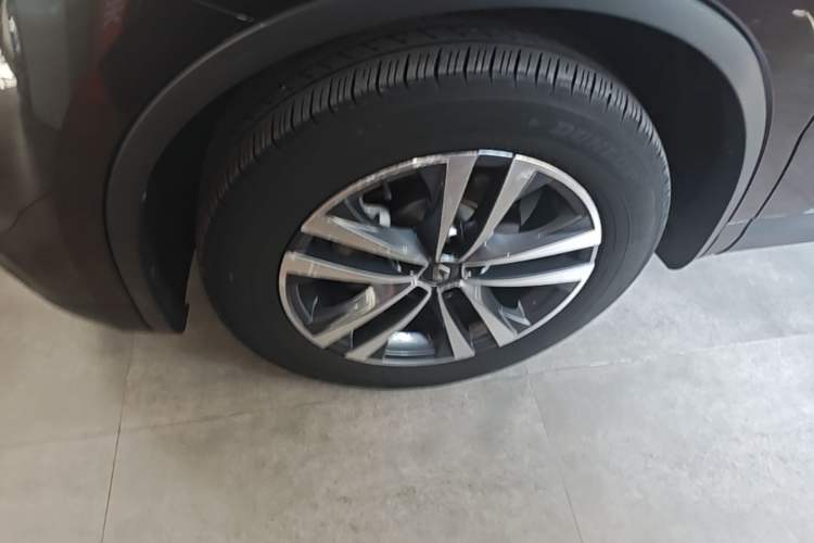 Used Renault Koleos 2018 2.0L Two-Wheel Drive 120th Anniversary Limited Edition Left Front Wheel Hub