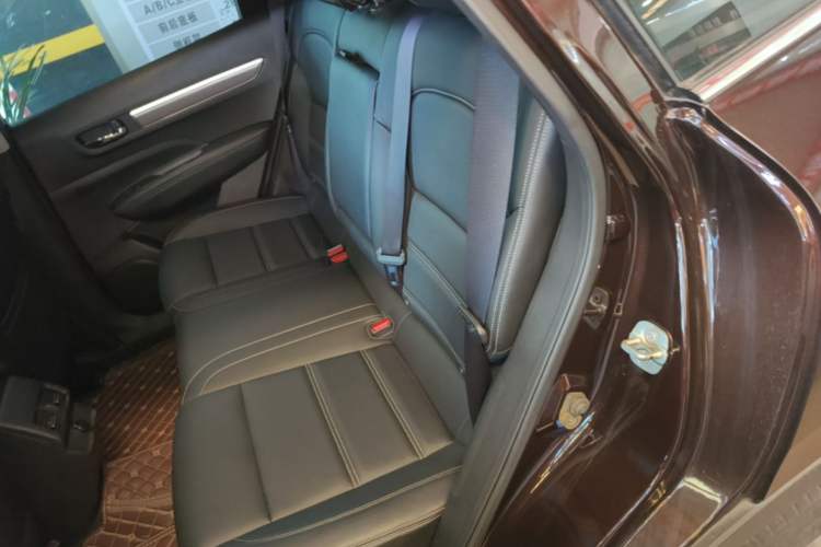 Used Renault Koleos 2018 2.0L Two-Wheel-Drive Luxury Edition Left Rear Seat