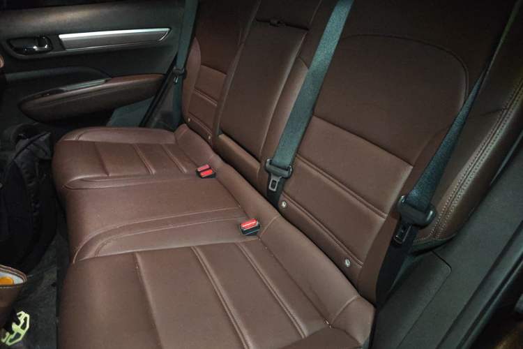 Used Renault Koleos 2018 2.5L Two-Wheel Drive 120th Anniversary Limited Edition Left Rear Seat