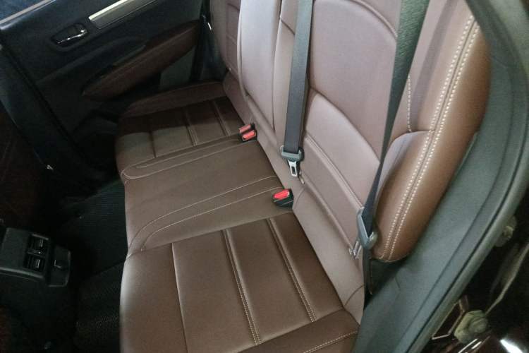 Used Renault Koleos 2018 2.5L Two-Wheel Drive Prestige Edition Left Rear Seat