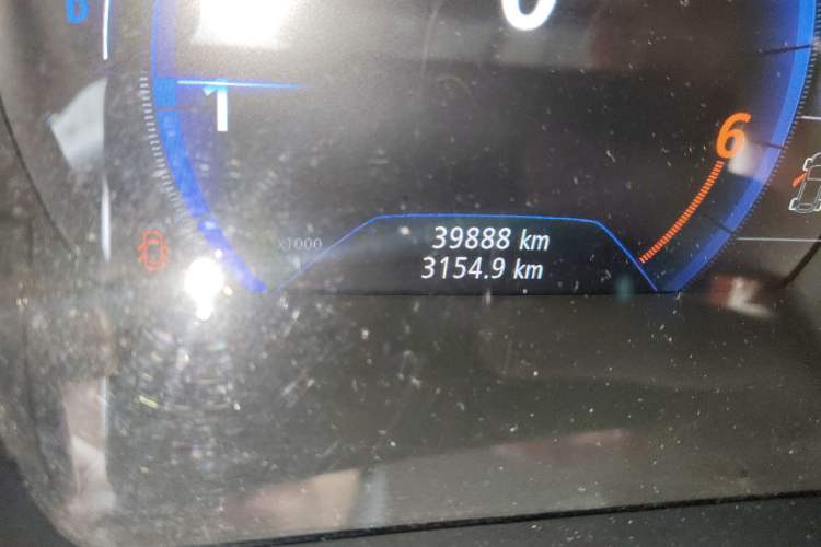 Used Renault Koleos 2018 2.0L Two-Wheel Drive 120th Anniversary Limited Edition Odometer Close Up