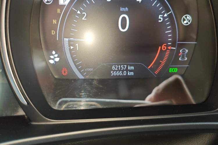 Used Renault Koleos 2018 2.0L Two-Wheel Drive 120th Anniversary Limited Edition Odometer Close Up