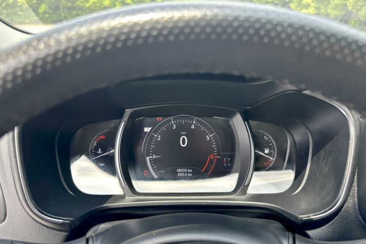 Used Renault Koleos 2018 2.0L Two-Wheel-Drive Luxury Edition Odometer Close Up