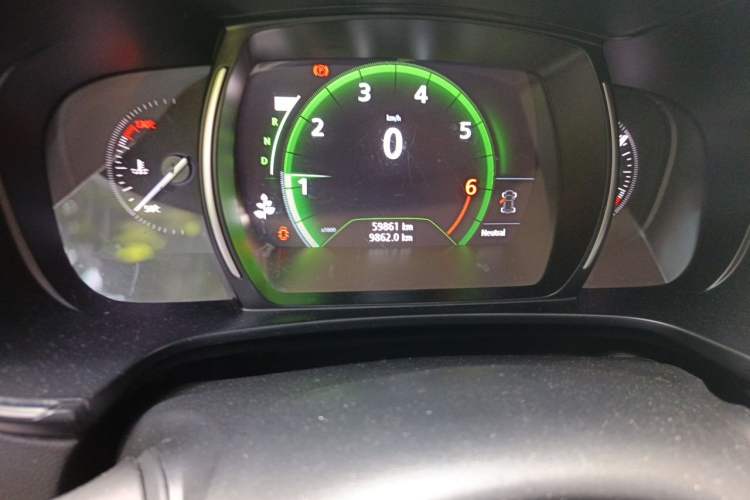 Used Renault Koleos 2018 2.0L Two-Wheel Drive 120th Anniversary Limited Edition Odometer Close Up