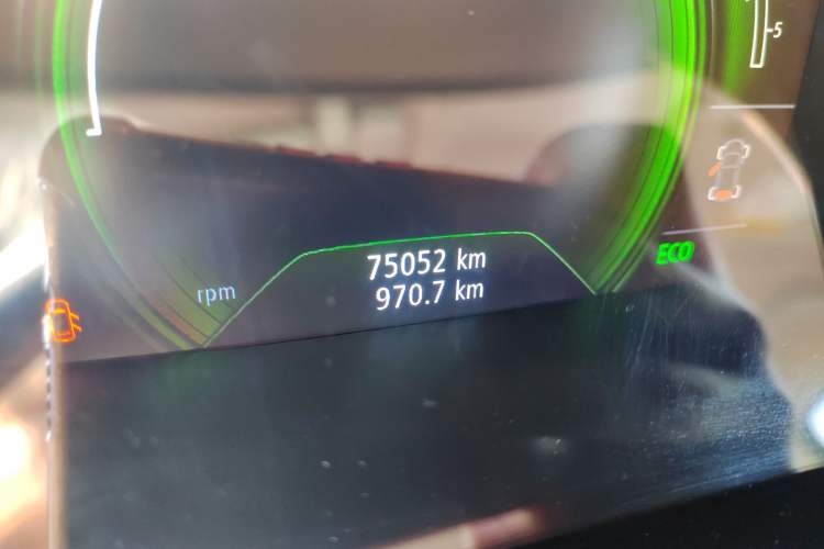 Used Renault Koleos 2018 2.0L Two-Wheel Drive Comfort Edition Odometer Close Up