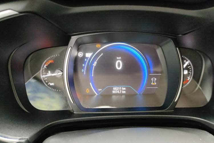 Used Renault Koleos 2018 2.0L Two-Wheel Drive 120th Anniversary Limited Edition Odometer Close Up