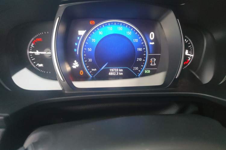 Used Renault Koleos 2018 2.0L Two-Wheel-Drive Luxury Edition Odometer Close Up