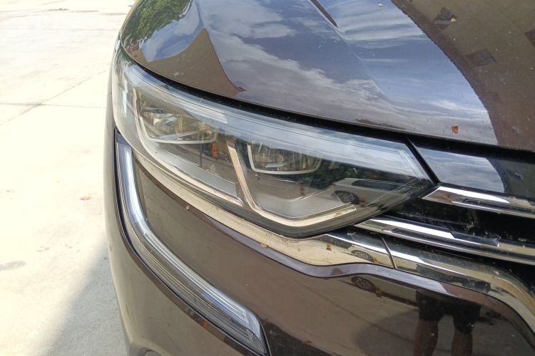Used Renault Koleos 2018 2.0L Two-Wheel Drive 120th Anniversary Limited Edition Right Front Headlight