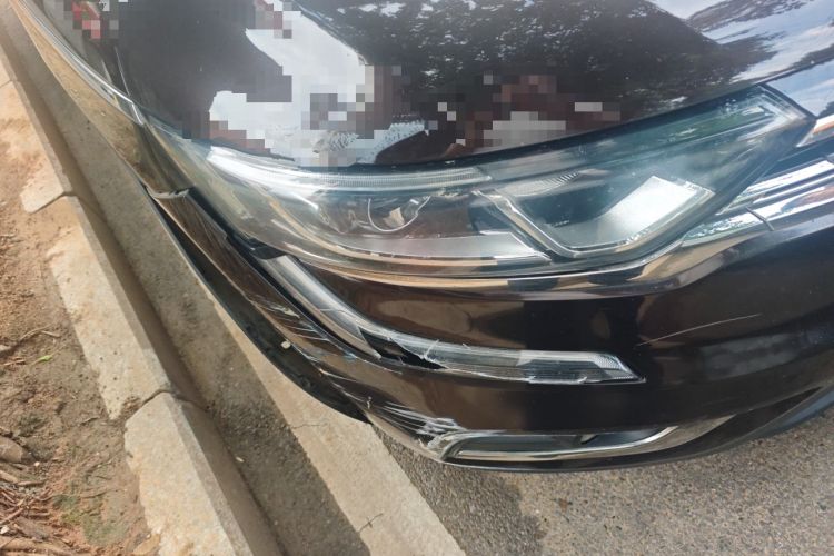 Used Renault Koleos 2018 2.0L Two-Wheel-Drive Luxury Edition Right Front Headlight