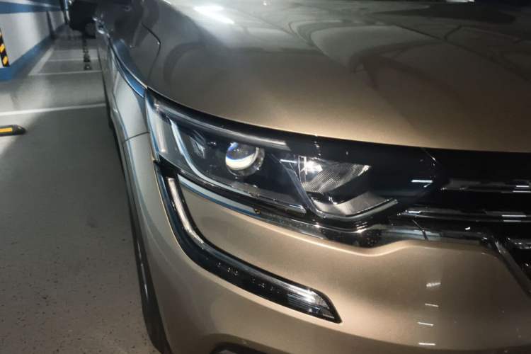 Used Renault Koleos 2018 2.0L Two-Wheel Drive Comfort Edition Right Front Headlight