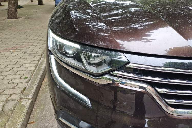 Used Renault Koleos 2018 2.5L Two-Wheel Drive Prestige Edition Right Front Headlight