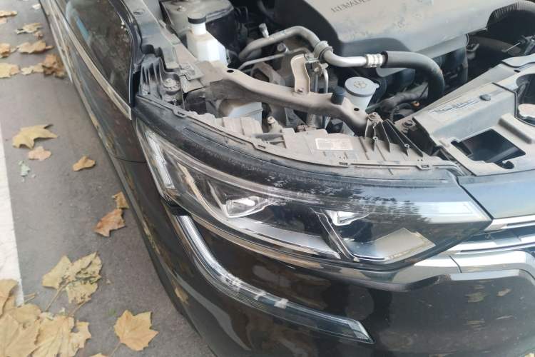 Used Renault Koleos 2018 2.0L Two-Wheel-Drive Luxury Edition Right Front Headlight