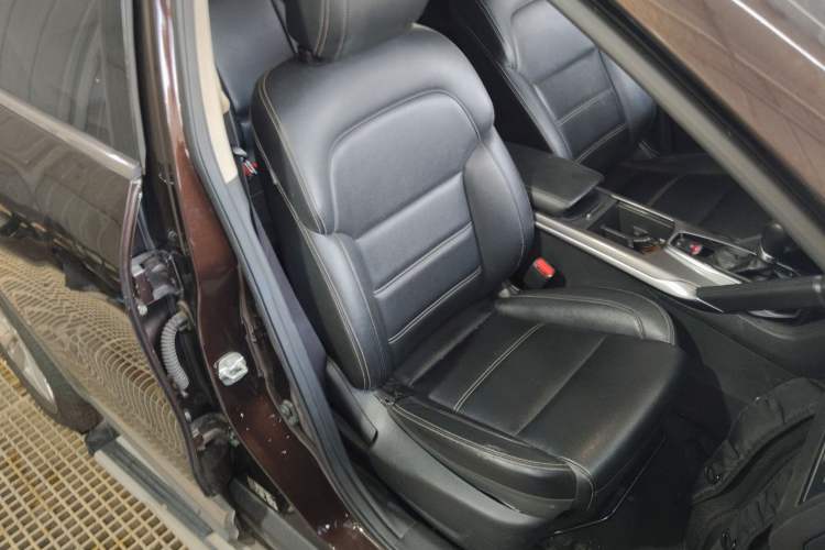 Used Renault Koleos 2018 2.0L Two-Wheel-Drive Luxury Edition Right Front Seat