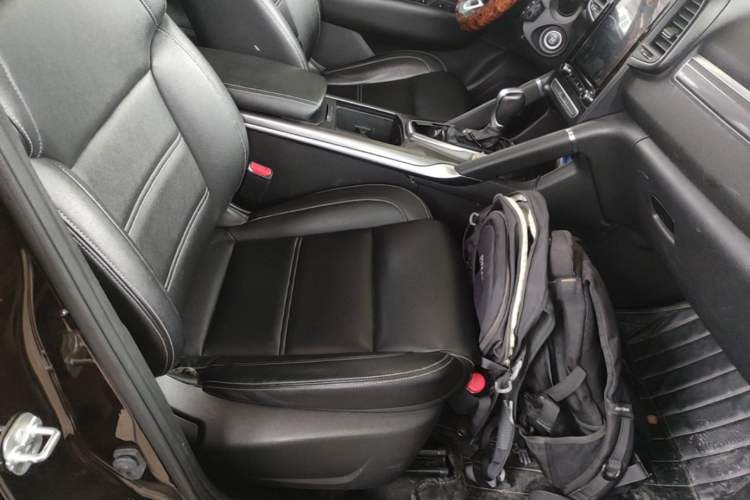 Used Renault Koleos 2018 2.0L Two-Wheel Drive Leading Edition Right Front Seat