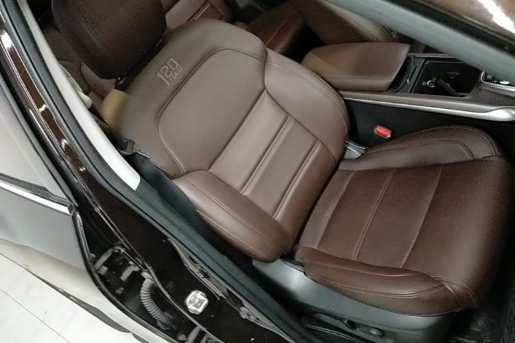 Used Renault Koleos 2018 2.5L Two-Wheel Drive 120th Anniversary Limited Edition Right Front Seat