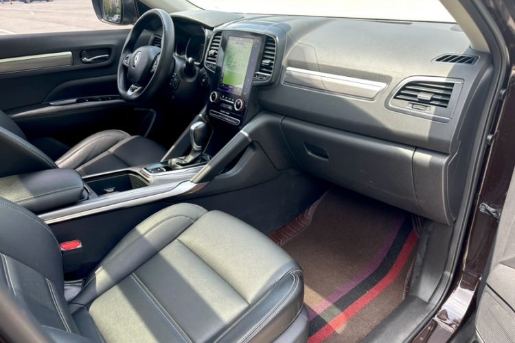 Used Renault Koleos 2018 2.0L Two-Wheel-Drive Luxury Edition Right Front Seat