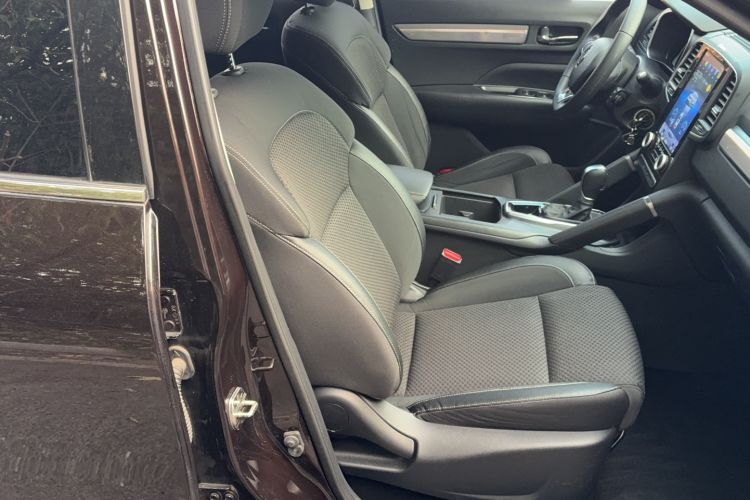 Used Renault Koleos 2018 2.0L Two-Wheel Drive Comfort Edition Right Front Seat
