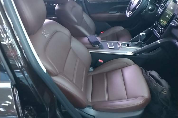 Used Renault Koleos 2018 2.0L Two-Wheel Drive 120th Anniversary Limited Edition Right Front Seat