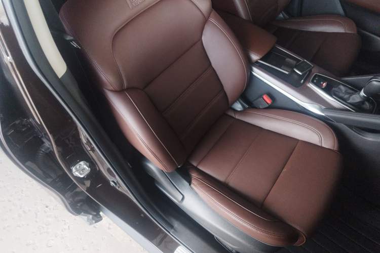 Used Renault Koleos 2018 2.0L Two-Wheel Drive 120th Anniversary Limited Edition Right Front Seat