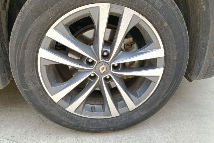 Used Renault Koleos 2018 2.0L Two-Wheel Drive 120th Anniversary Limited Edition Right Front Wheel Hub
