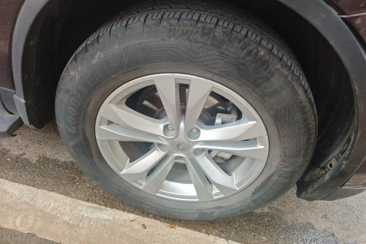Used Renault Koleos 2018 2.0L Two-Wheel-Drive Luxury Edition Right Front Wheel Hub