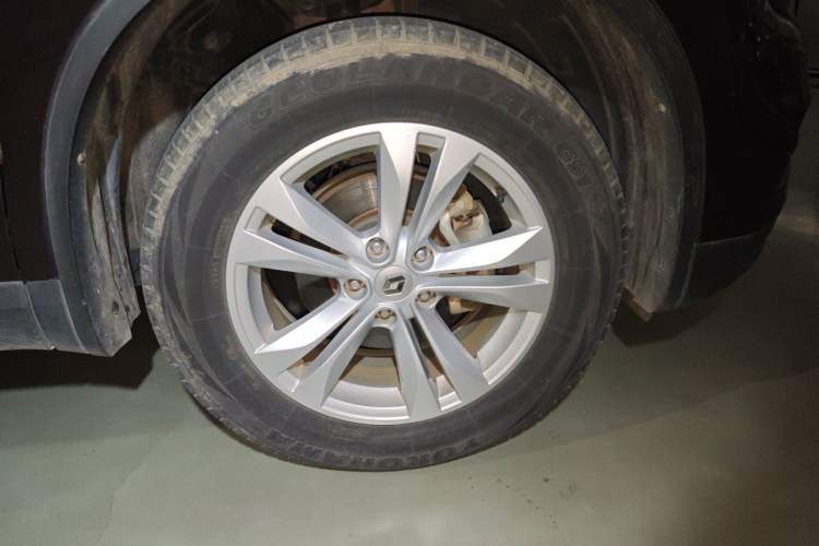 Used Renault Koleos 2018 2.0L Two-Wheel Drive Comfort Edition Right Front Wheel Hub
