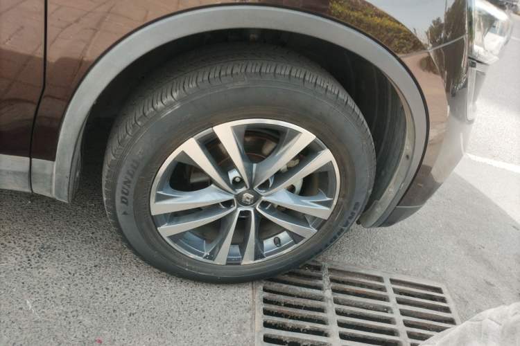 Used Renault Koleos 2018 2.5L Two-Wheel Drive 120th Anniversary Limited Edition Right Front Wheel Hub