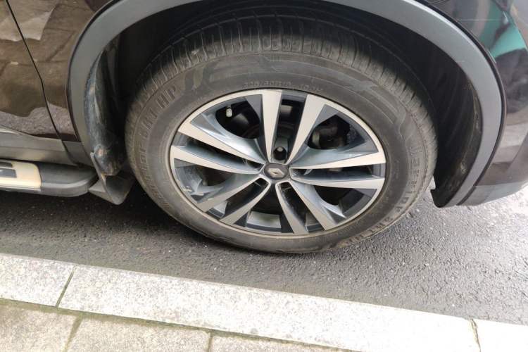 Used Renault Koleos 2018 2.0L Two-Wheel Drive 120th Anniversary Limited Edition Right Front Wheel Hub