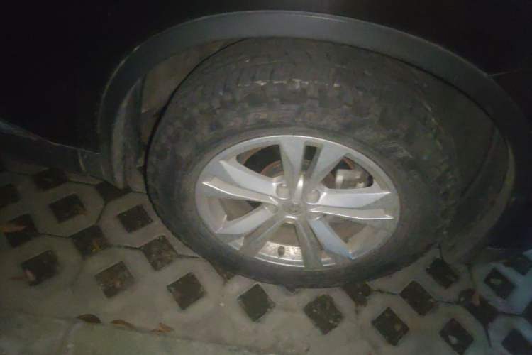 Used Renault Koleos 2018 2.0L Two-Wheel Drive Comfort Edition Right Front Wheel Hub