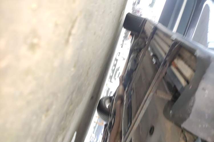 Used Renault Koleos 2018 2.0L Two-Wheel Drive Leading Edition Right Side Sill
