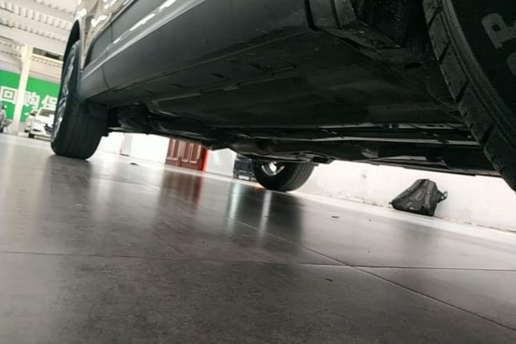 Used Renault Koleos 2018 2.0L Two-Wheel Drive 120th Anniversary Limited Edition Right Side Sill