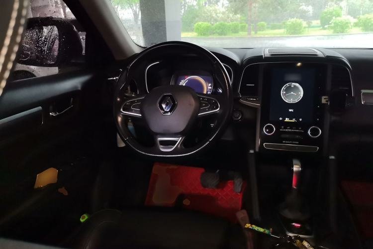 Used Renault Koleos 2018 2.0L Two-Wheel-Drive Luxury Edition Steering Wheel