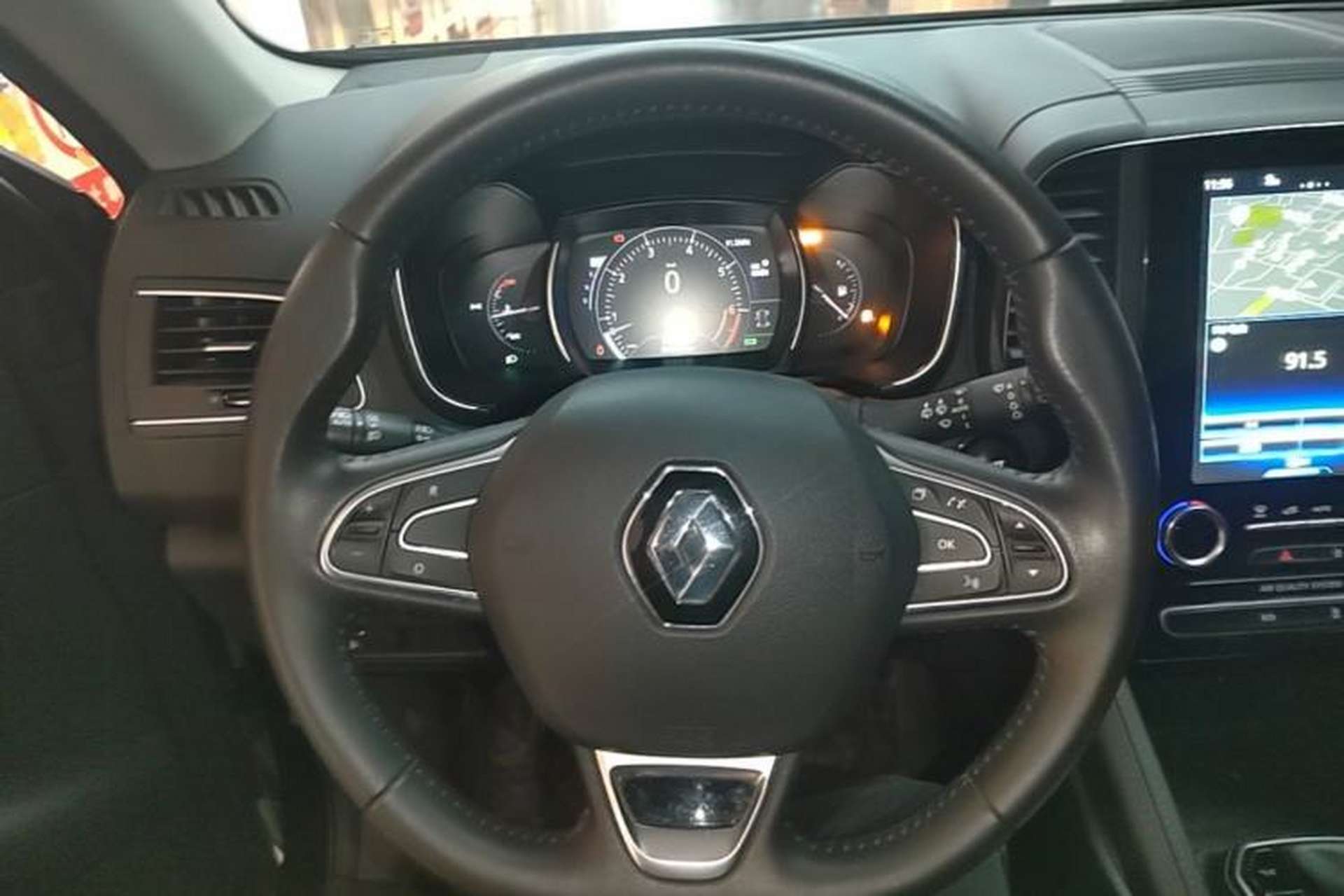 Used Renault Koleos 2018 2.0L Two-Wheel-Drive Luxury Edition Steering Wheel