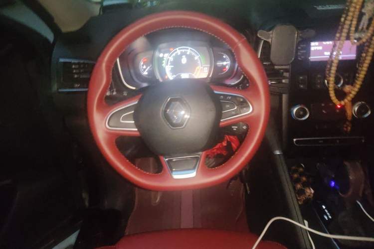 Used Renault Koleos 2018 2.0L Two-Wheel Drive Comfort Edition Steering Wheel