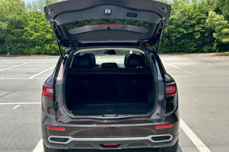 Used Renault Koleos 2018 2.0L Two-Wheel-Drive Luxury Edition Trunk