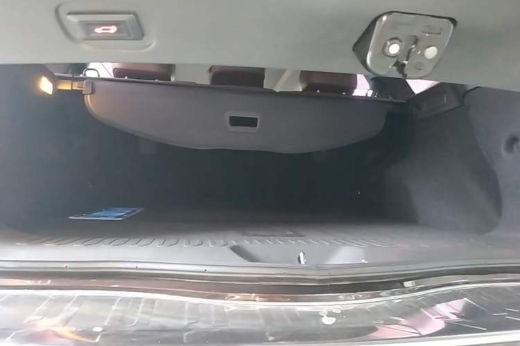 Used Renault Koleos 2018 2.0L Two-Wheel Drive 120th Anniversary Limited Edition Trunk