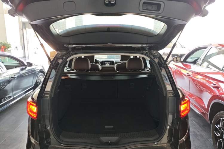 Used Renault Koleos 2018 2.0L Two-Wheel Drive 120th Anniversary Limited Edition Trunk