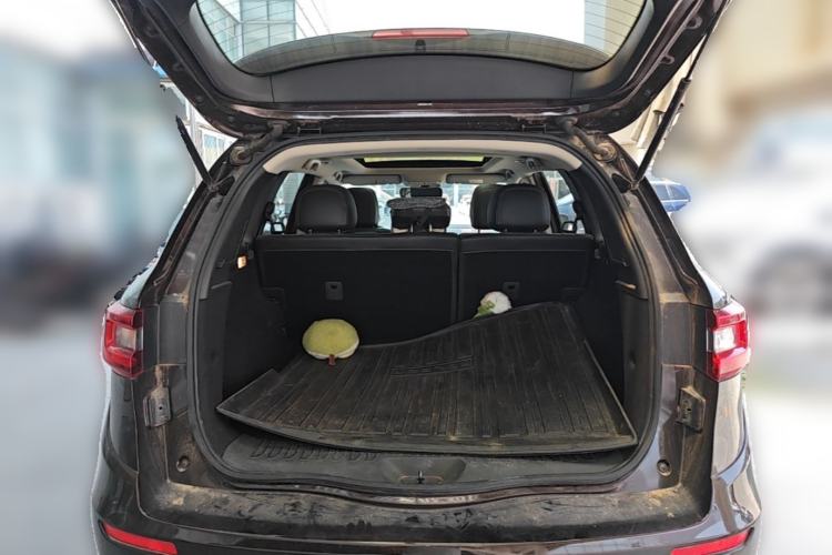 Used Renault Koleos 2018 2.0L Two-Wheel-Drive Luxury Edition Trunk