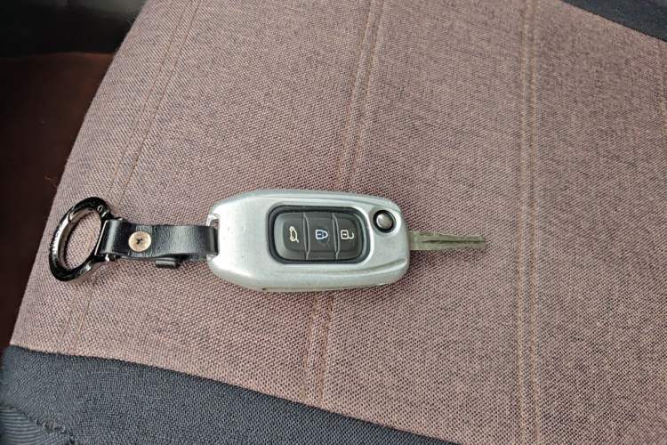 Used Renault Koleos 2018 2.0L Two-Wheel Drive Comfort Edition Vehicle Key