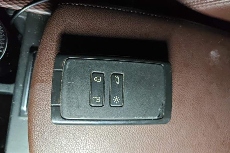 Used Renault Koleos 2018 2.5L Two-Wheel Drive 120th Anniversary Limited Edition Vehicle Key